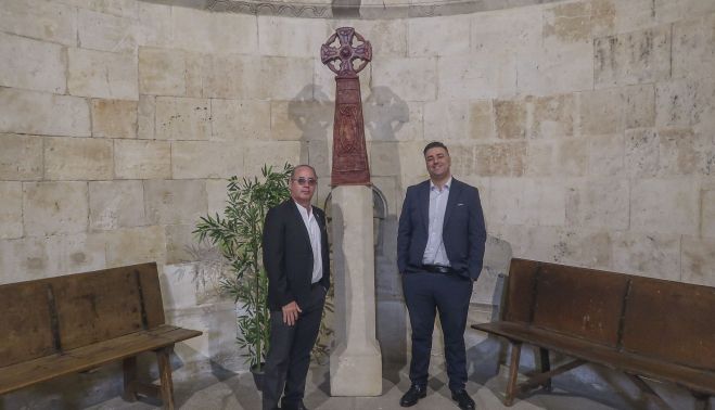 Los Obispos obispos sufragáneos anglicanos en España, Josue Noel Rodríguez y Rubén Legidos.