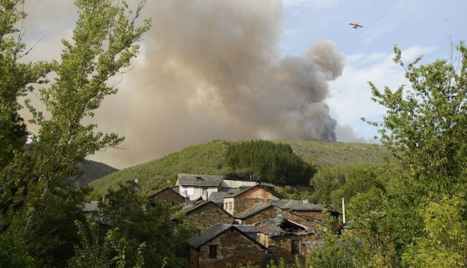 Incendio en el Bierzo, en junio. (Ical) Incendio en el Bierzo, en junio. (Ical)