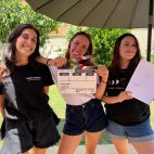 Nerea Gómez, Sonia Torres y Elvira Rivas, en el rodaje de 'Un buen servicio'. 