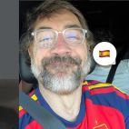 Javier Bardem luce la equipación de La Roja. 