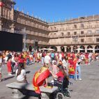 Los primeros en llegar a la Plaza Mayor para ver la final del mundial. Los primeros en llegar a la Plaza Mayor para ver la final del mundial.