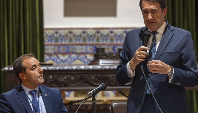 Susana Martín / ICAL. El consejero de Industria, Universidades, Empleo y Comercio, Juan Carlos Suárez-Quiñones, preside la sesión del Pleno Constituyente de la Cámara de Comercio, Industria y Servicios de Salamanca. Susana Martín / ICAL. El consejero de Industria, Universidades, Empleo y Comercio, Juan Carlos Suárez-Quiñones, preside la sesión del Pleno Constituyente de la Cámara de Comercio, Industria y Servicios de Salamanca.