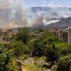 El fuego se acerca a Burgohondo, en Ávila. (Ical)