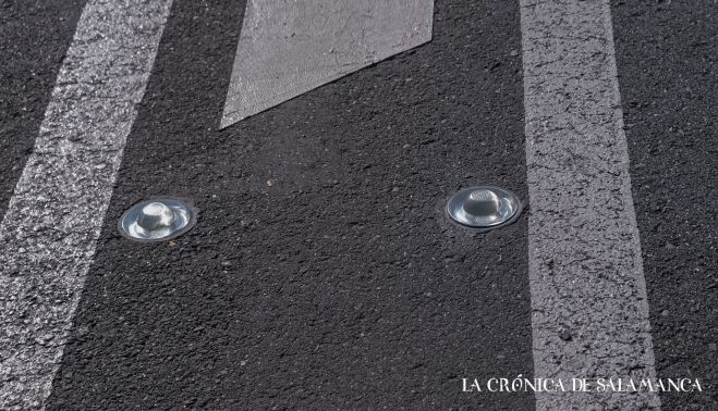 Balizas colocadas en las inmediaciones del puente Sánchez Fabrés. Fotografía. Pablo de la Peña. 