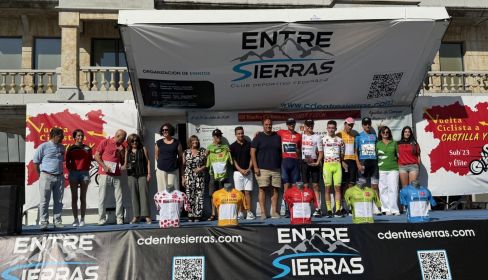 El podium de la vuelta ciclista a Castilla y León Élite y Sub-23, en Guijuelo.