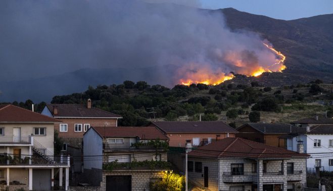 Rmestudios / ICAL. Incendio en Burgohondo. Rmestudios / ICAL. Incendio en Burgohondo.