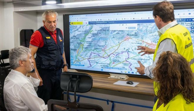 Grande Marlaska preside, desde el Puesto de Mando Avanzado de Navaluenga, el CECOD de los incendios de la Comunidad de Madrid y de las provincias de Ávila y Toledo.3.