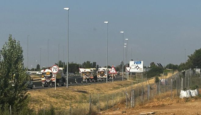 Bomberos portugueses ayudan a sofocar el incendio de Ávila. 