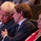 José María Aznar y Felipe González, en Ávila, en noviembre de 2024. (Ical)