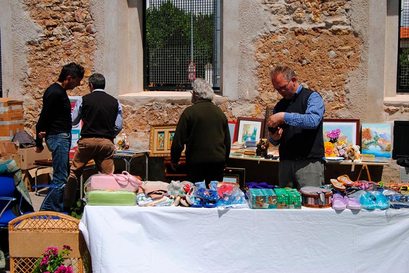 Mercadillo Solidario