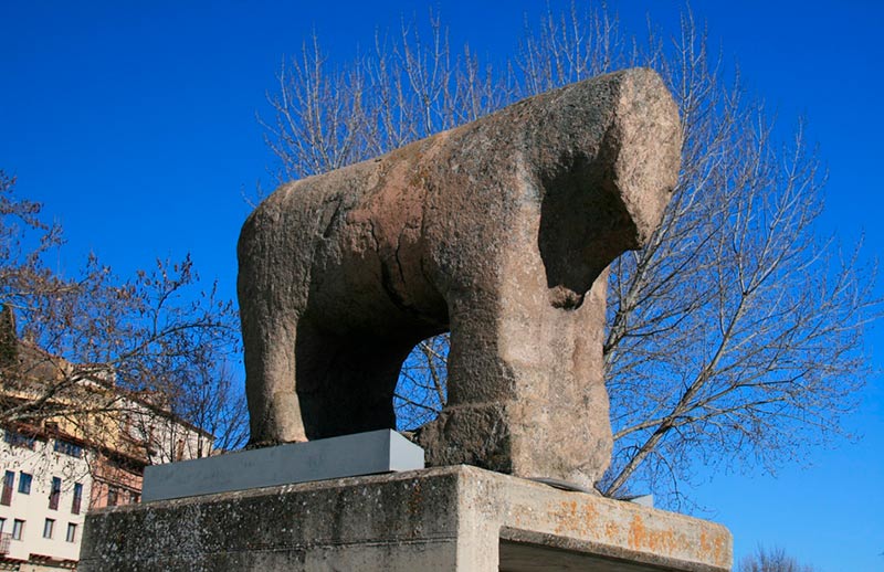 verraco puente romano