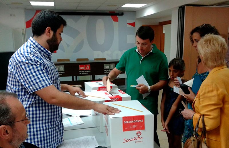 Fernando Pablos vota para secretario general psoe