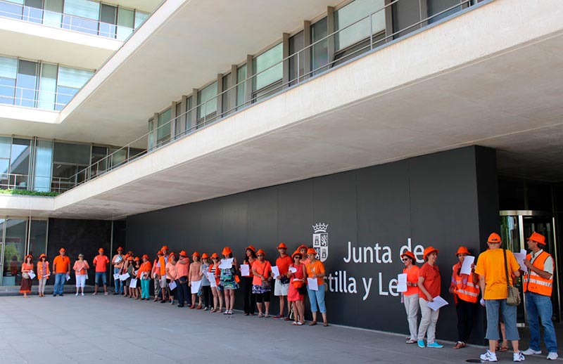 trabajadores servicios sociales protesta sede junta