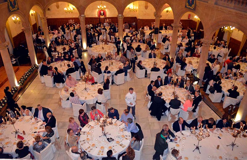 cena casino a favor aecc cancer y banco alimentos