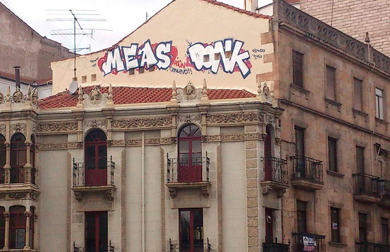 Meas graffiti vandalismo pintadas