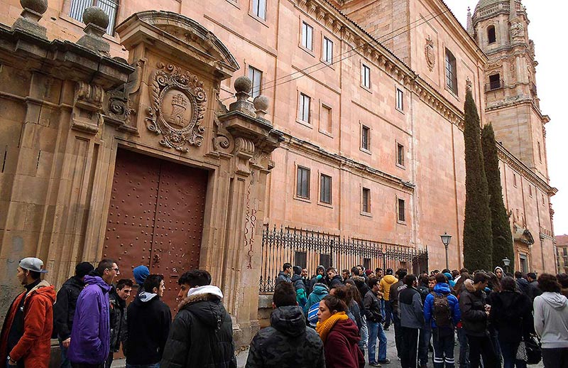universidad pontificia protesta tasas