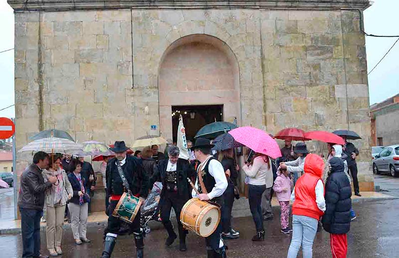 doñinos fiesta san marcos lluvia