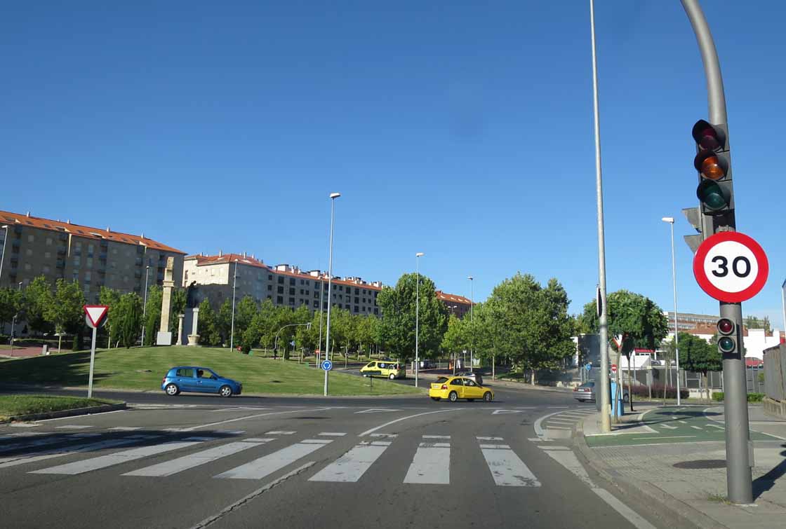 trafico señal limite 30 km hora velocidad