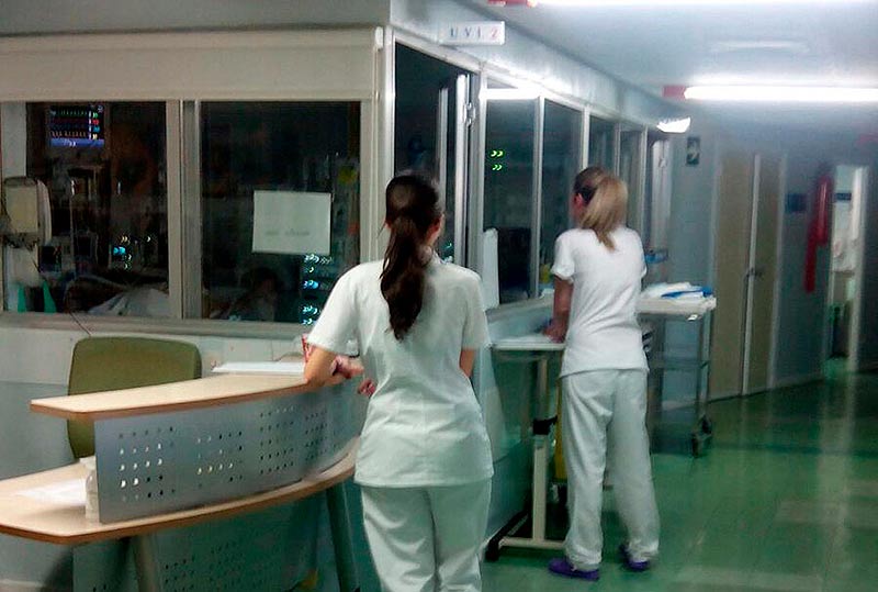 hospital uci enfermeras
