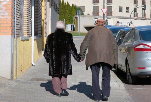 gente mayores jubilados poblacion demografia