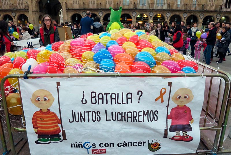 pyfano cancer niños plaza mayor globos 3