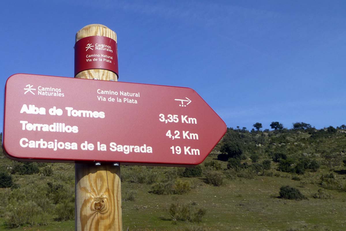 Camino Natural-Vía Verde de la Plata entre los tramos de Carbajosa de la Sagrada y Alba de Tormes..
