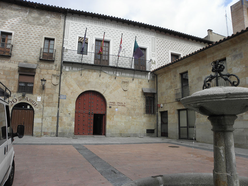 Cámara Oficial de Comercio e Industria, en la plaza de los Sexmeros (Salamanca, 8 mayo 2019).