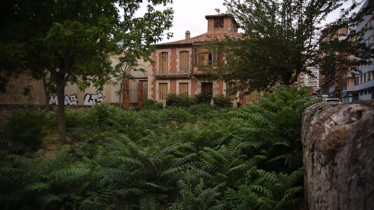 palacio estación abandonado