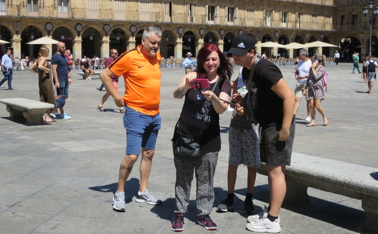 turistas turismo en plaza mayor julio 19