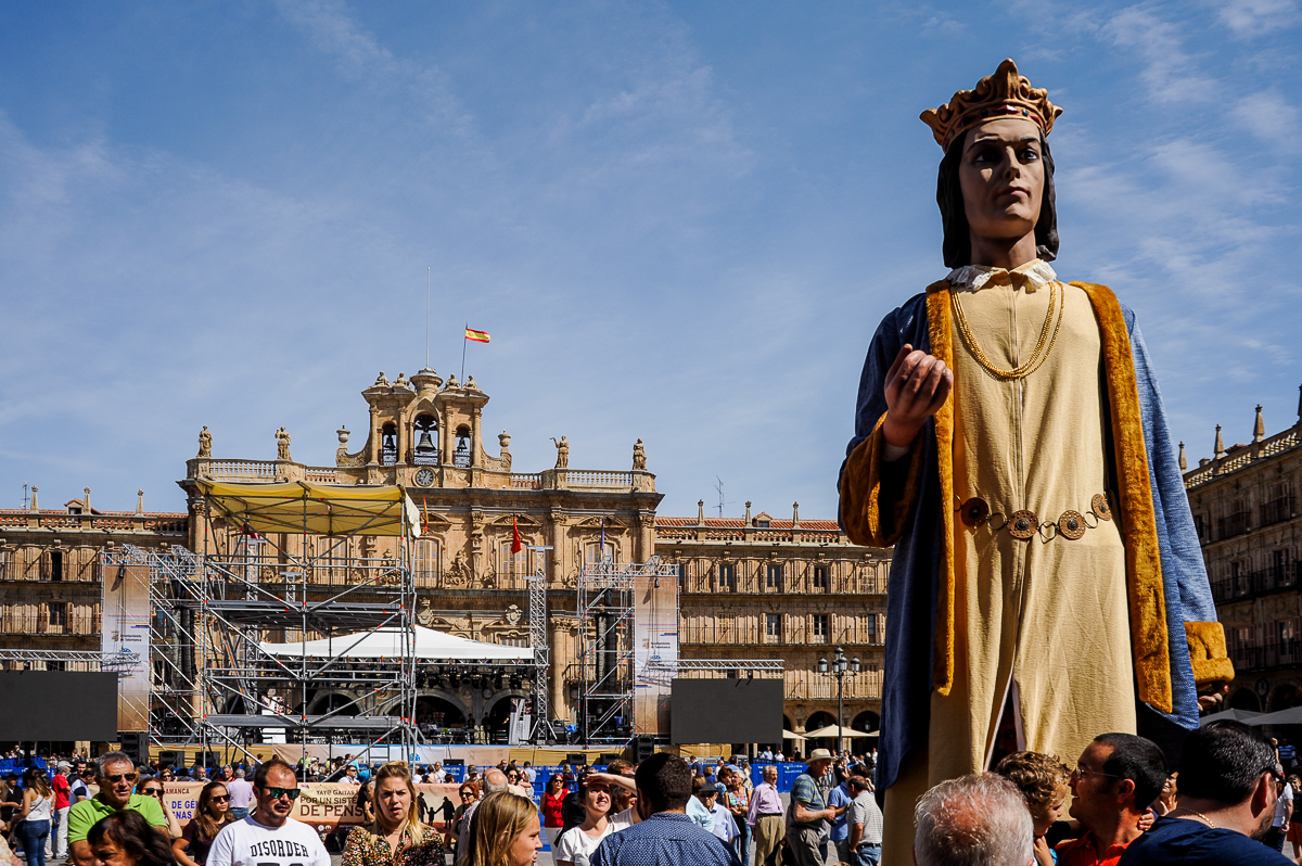 Gigantes y cabezudos se pasean por Salamanca estas Ferias y Fiestas.