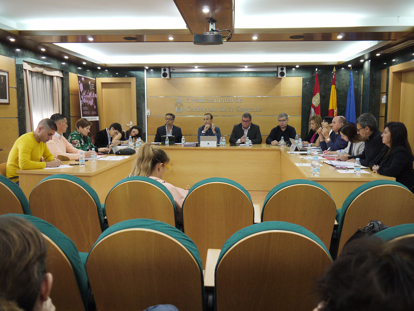 Momento del pleno municipal celebrado en el Ayuntamiento de Carbajosa.