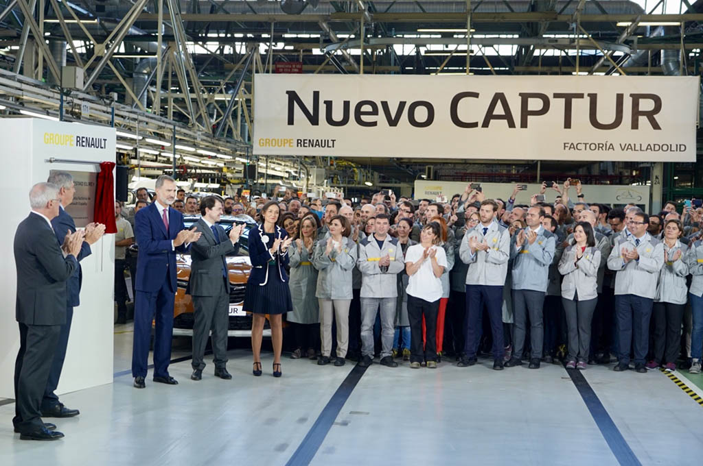 Miriam Chacón / ICAL Felipe VI prueba el nuevo Captur en su visita las instalaciones de la factoría de carrocería y montaje de Renault