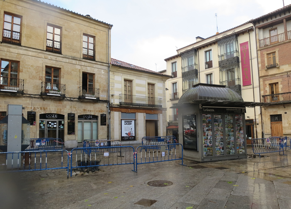 El Ayuntamiento de Salamanca ha talado los árboles que había en la Isla de la Rúa.