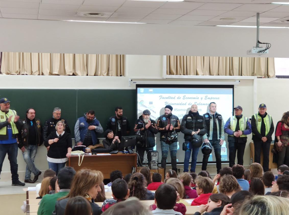 Las II Jornada Contra el Ascoso Escolar ‘Tiende tu mano’ se celebraron en la Facultad de Ciencias Sociales de la Universidad de Salamanca.