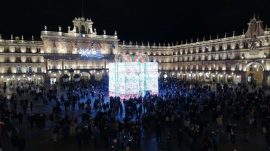 El gran regalo de Navidad ya decora la Plaza Mayor de Salamanca.