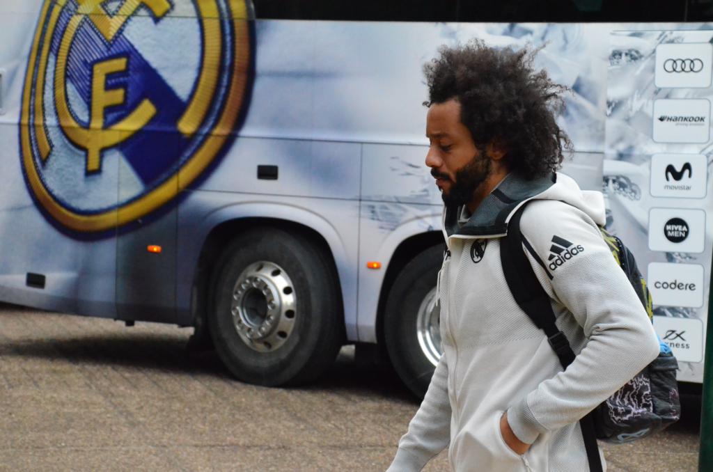Marcelo, jugador del Real Madrid, a su llegada a Salamanca.