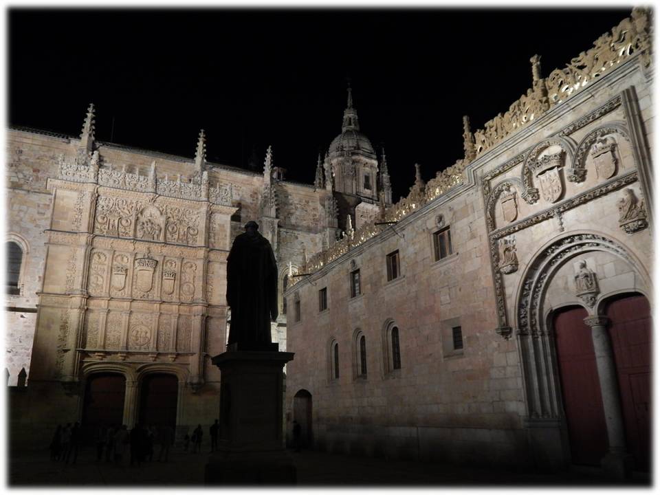 Primer monumento público realizado en Salamanca tras concurso ganado por Nicasio Sevilla.