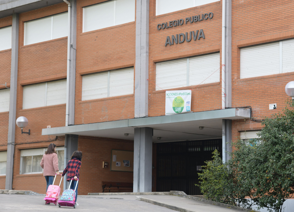 Ricardo Ordòñez / ICAL . Colegio público Anduva, en Miranda de Ebro, abierto con normalidad exceptuando tres aulas que se mantienen en cuarentena