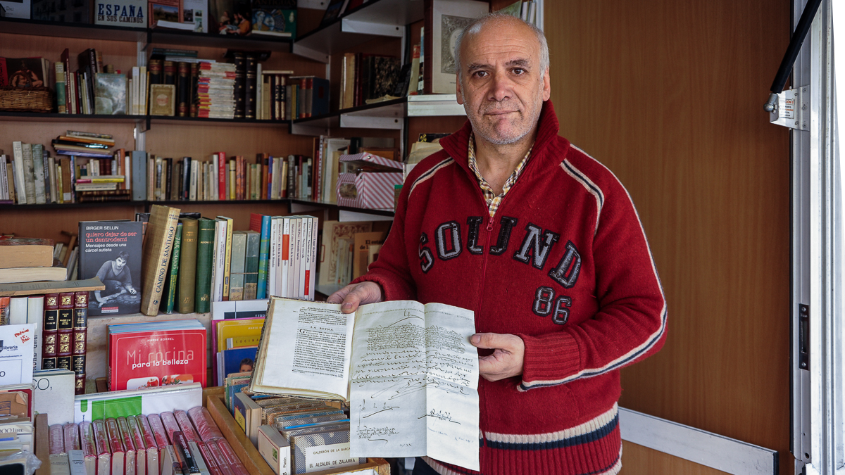 Venancio Sánchez García, propietario de Tu librería de siempre, en Mogarraz.