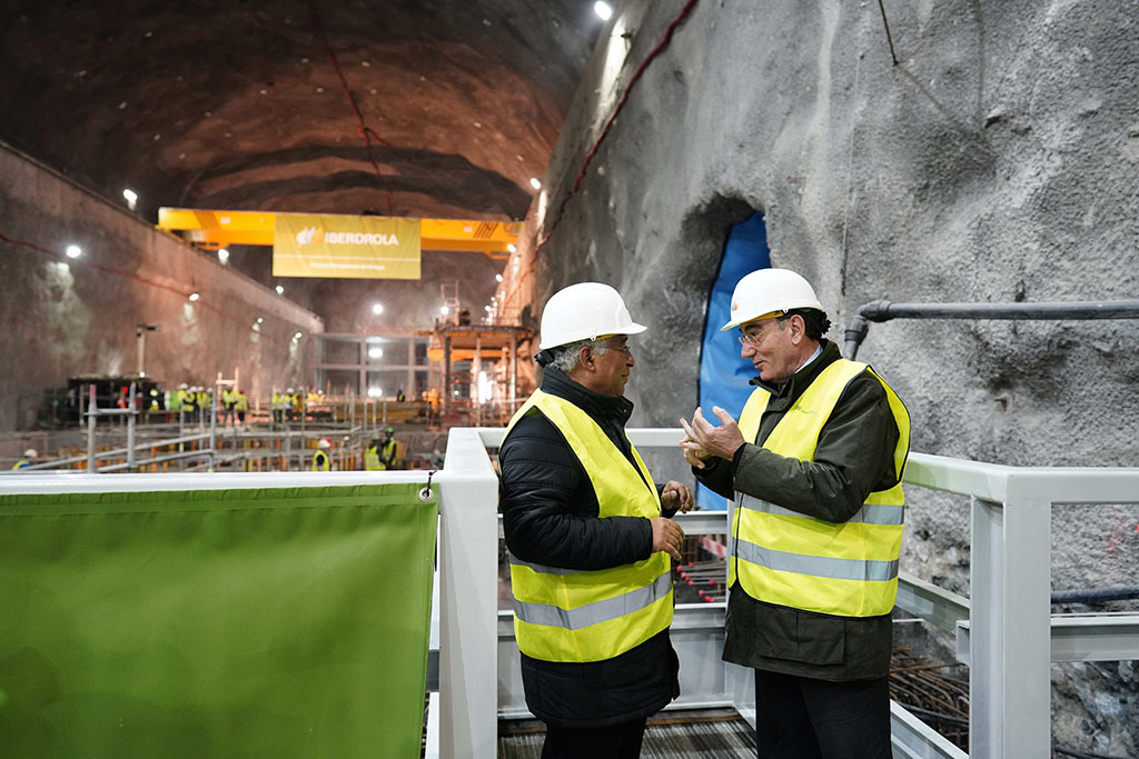 Ignacio Galán y António Costa visitan el complejo del Támega