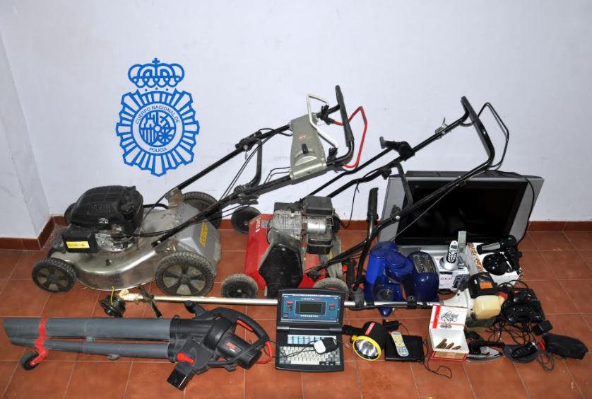 La Policía Nacional de Béjar recupera en Lagunilla los objetos robados.