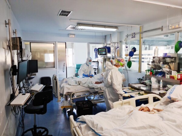hospital clinico uci coronavirus (1)