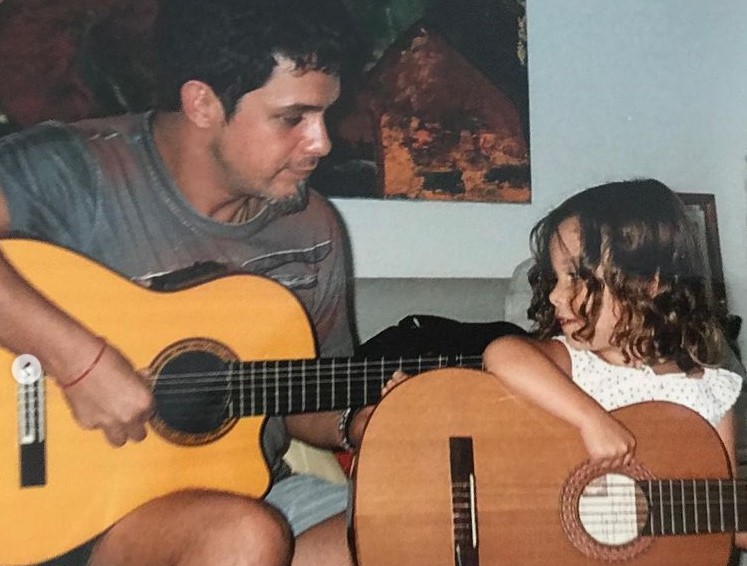 Alejandro Sanz y su hija Manuela.