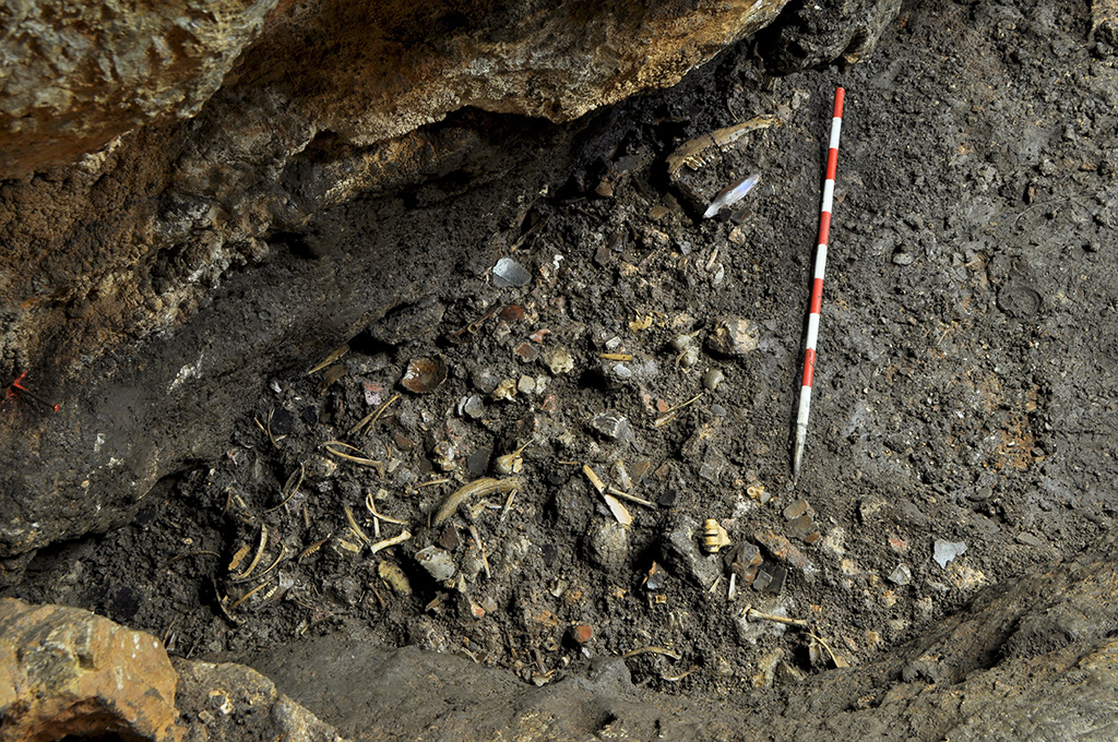 ICAL. Detalle del proceso de excavación en la cueva.