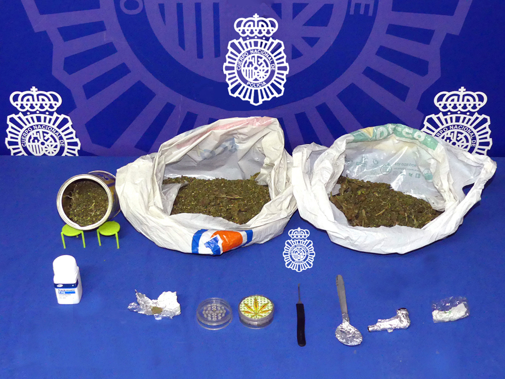 La Policía Nacional en Salamanca detuvo a un joven con cocaína y 500 g de marihuna.