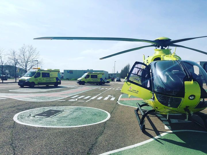 La niña herida fue trasladada hasta el hospital de Salamanca en el helicóptero medicalizado.