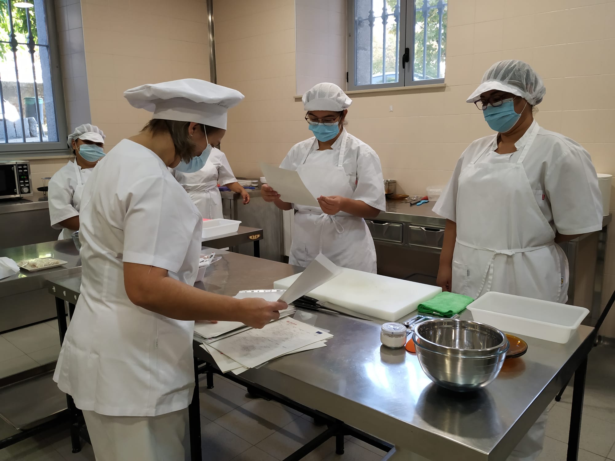Cáritas de Salamanca pone en marcha un curso de operaciones básicas en la cocina para personas desempleadas.