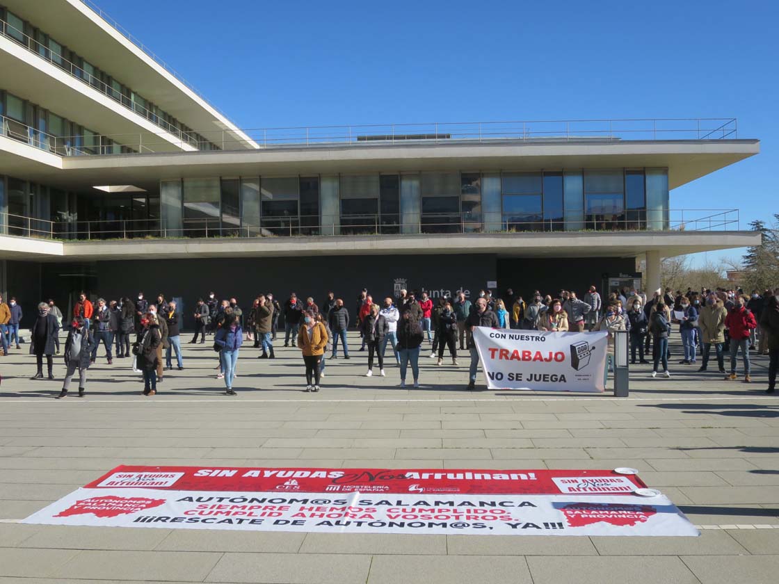 hosteleros protestan delegacion junta restricciones pandemia (9)