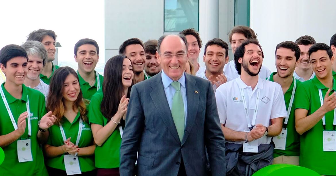 iberdrola ignacio galan con jovenes