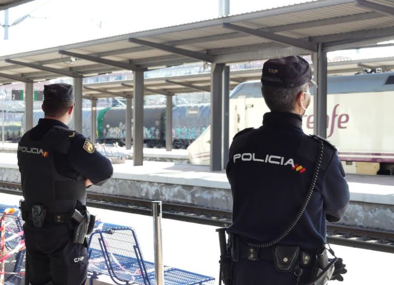 control policia nacional puente san jose estacion tren